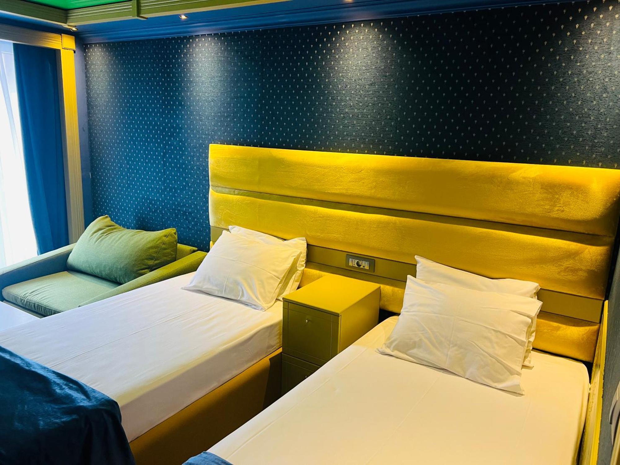 Hotel Craiova By Phoenicia Blue View Olimp Esterno foto