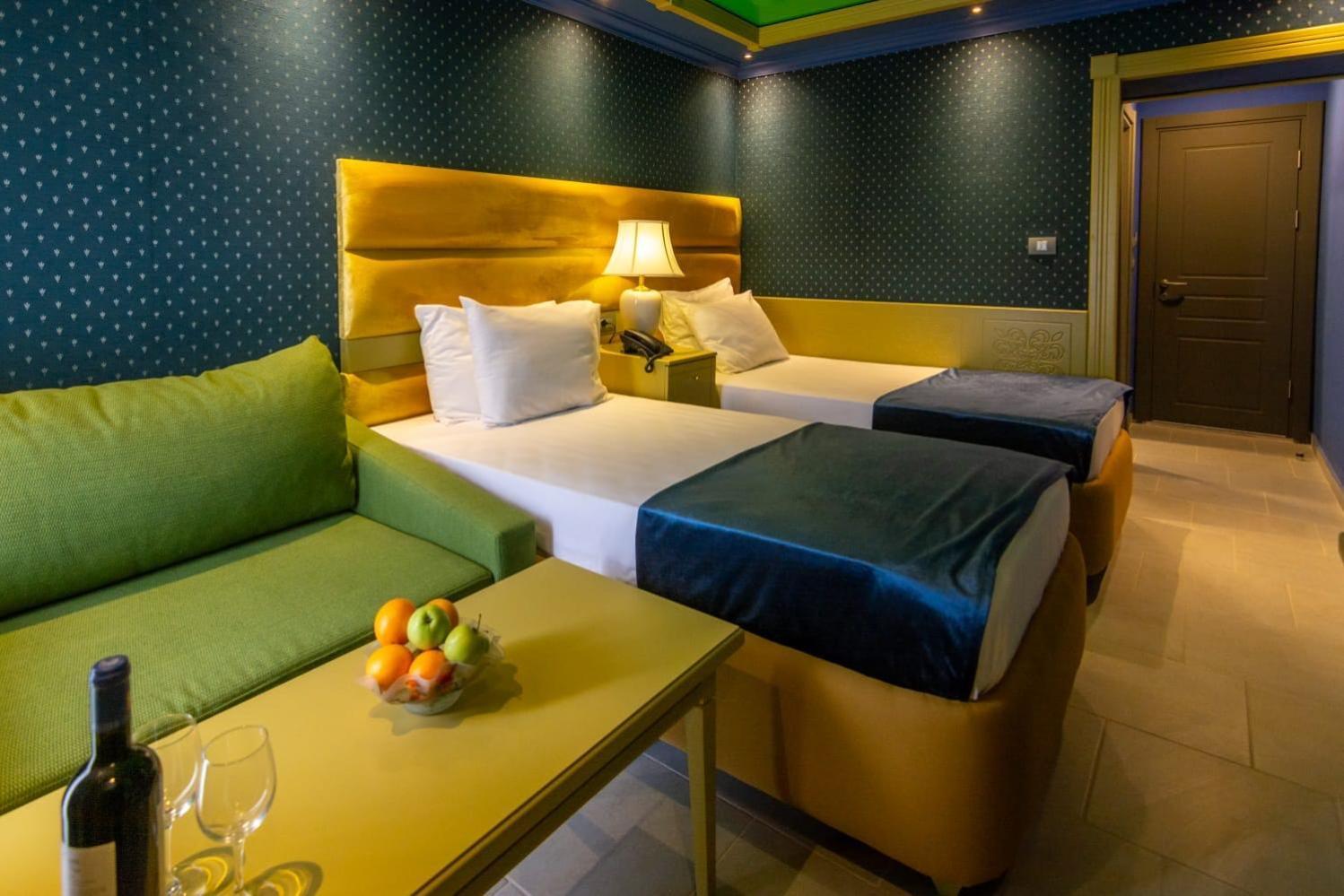 Hotel Craiova By Phoenicia Blue View Olimp Esterno foto