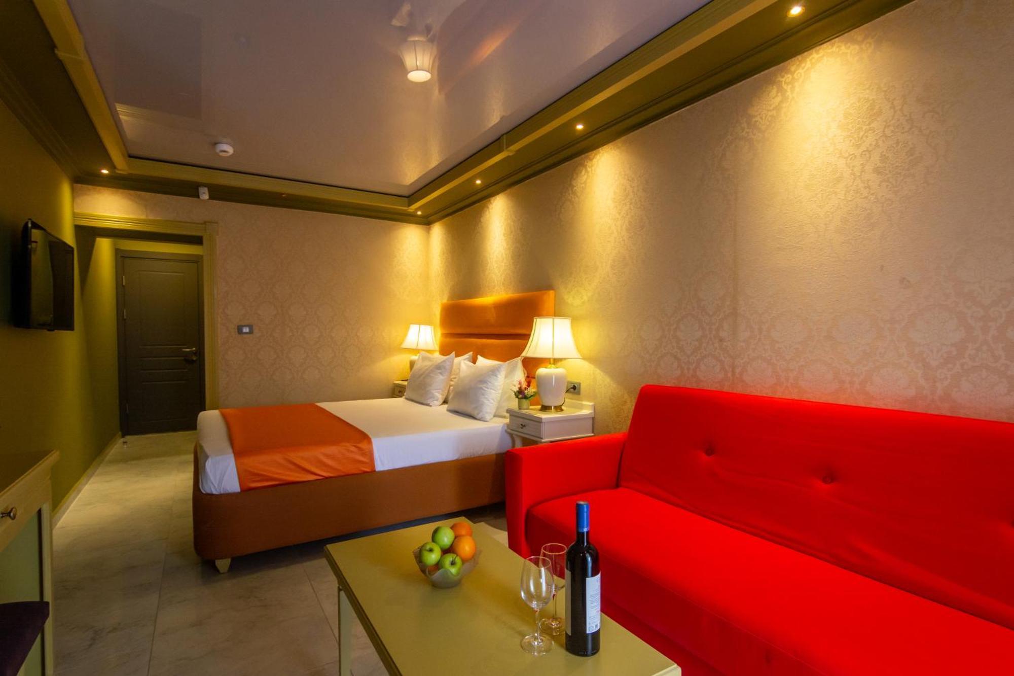 Hotel Craiova By Phoenicia Blue View Olimp Esterno foto